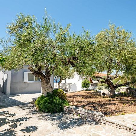Pouletis Family Apartments - Akroyali Seaview Getaways Каламата Екстериор снимка