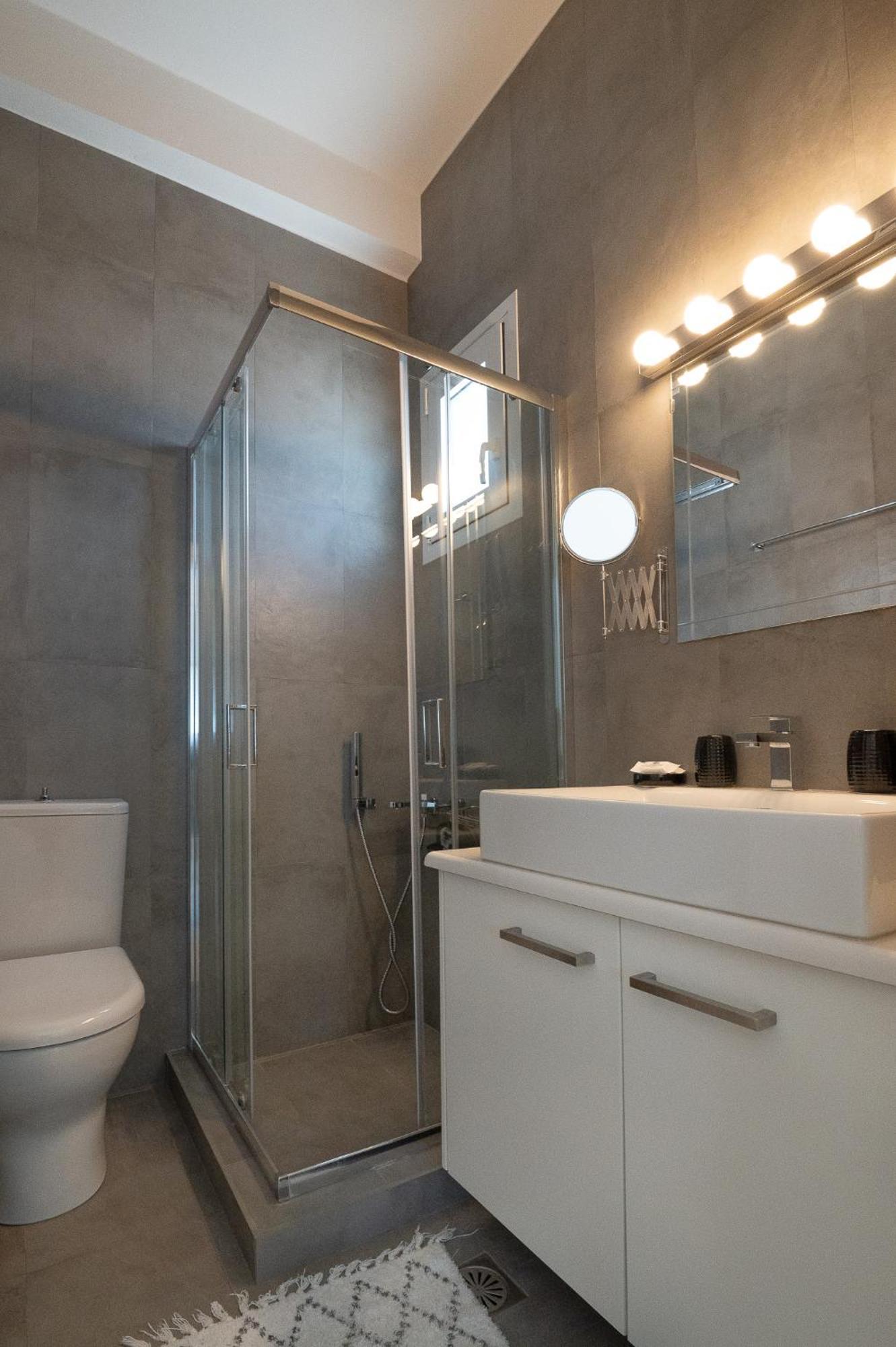 Pouletis Family Apartments - Akroyali Seaview Getaways Каламата Екстериор снимка