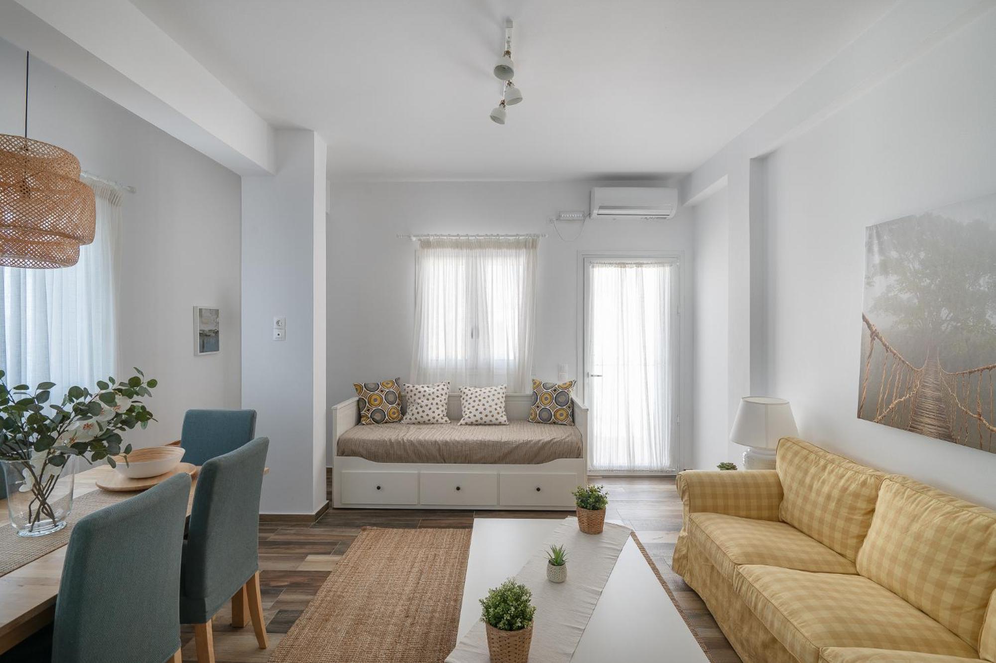 Pouletis Family Apartments - Akroyali Seaview Getaways Каламата Екстериор снимка