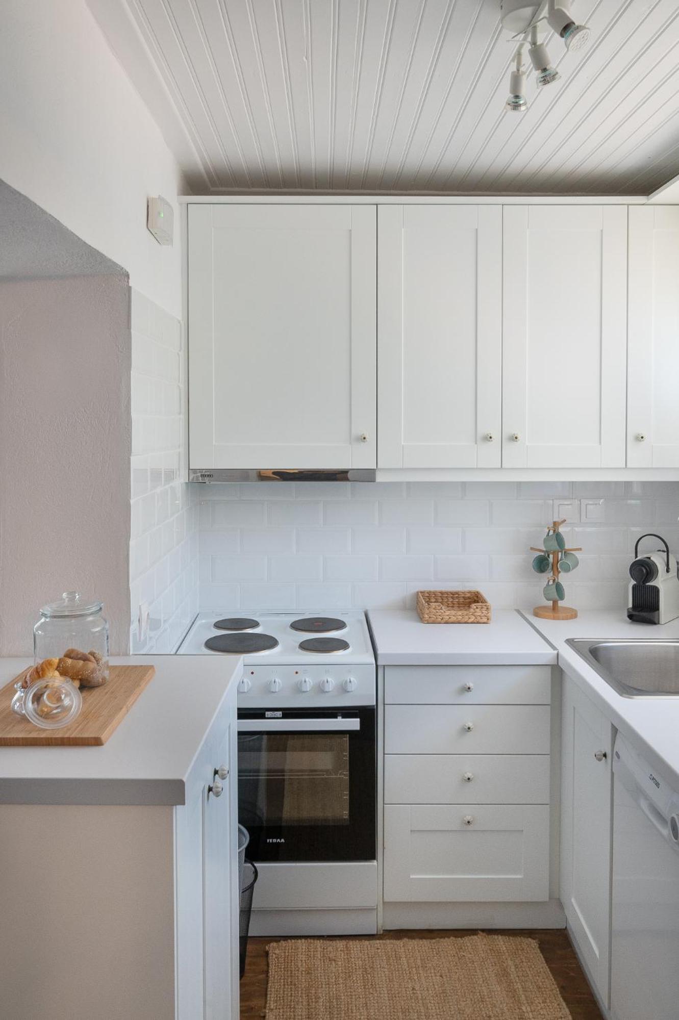 Pouletis Family Apartments - Akroyali Seaview Getaways Каламата Екстериор снимка