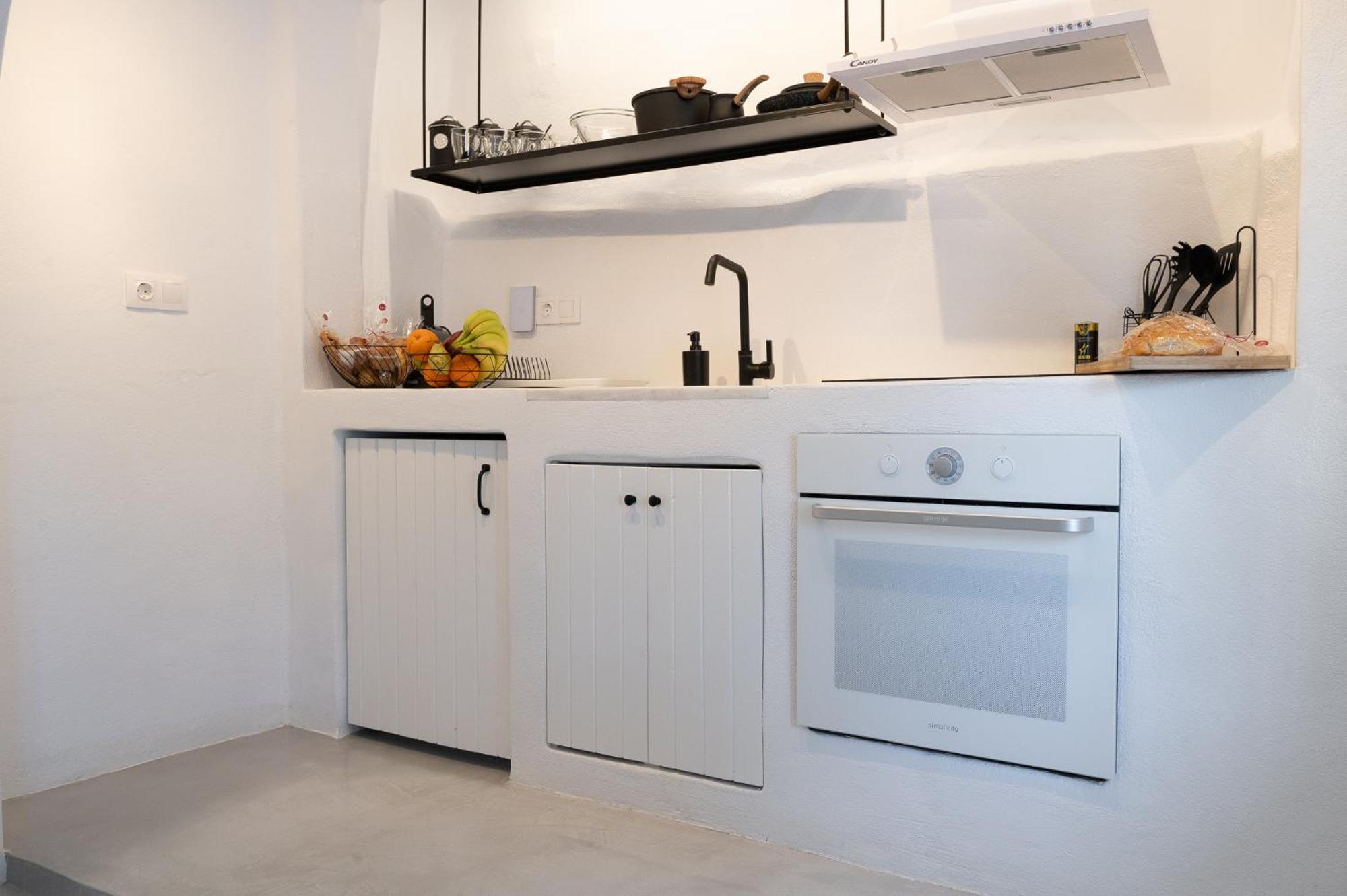 Pouletis Family Apartments - Akroyali Seaview Getaways Каламата Стая снимка