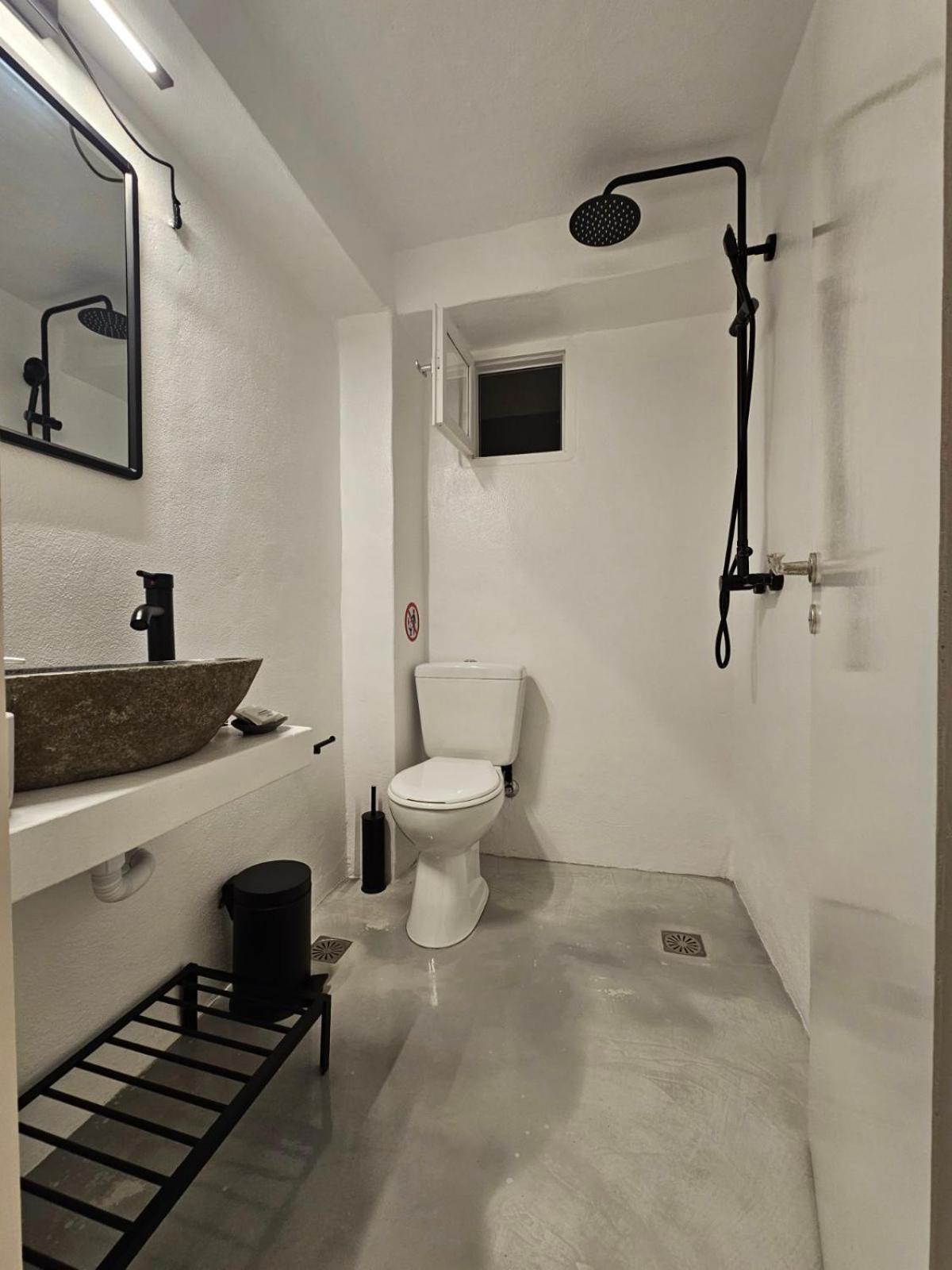 Pouletis Family Apartments - Akroyali Seaview Getaways Каламата Екстериор снимка