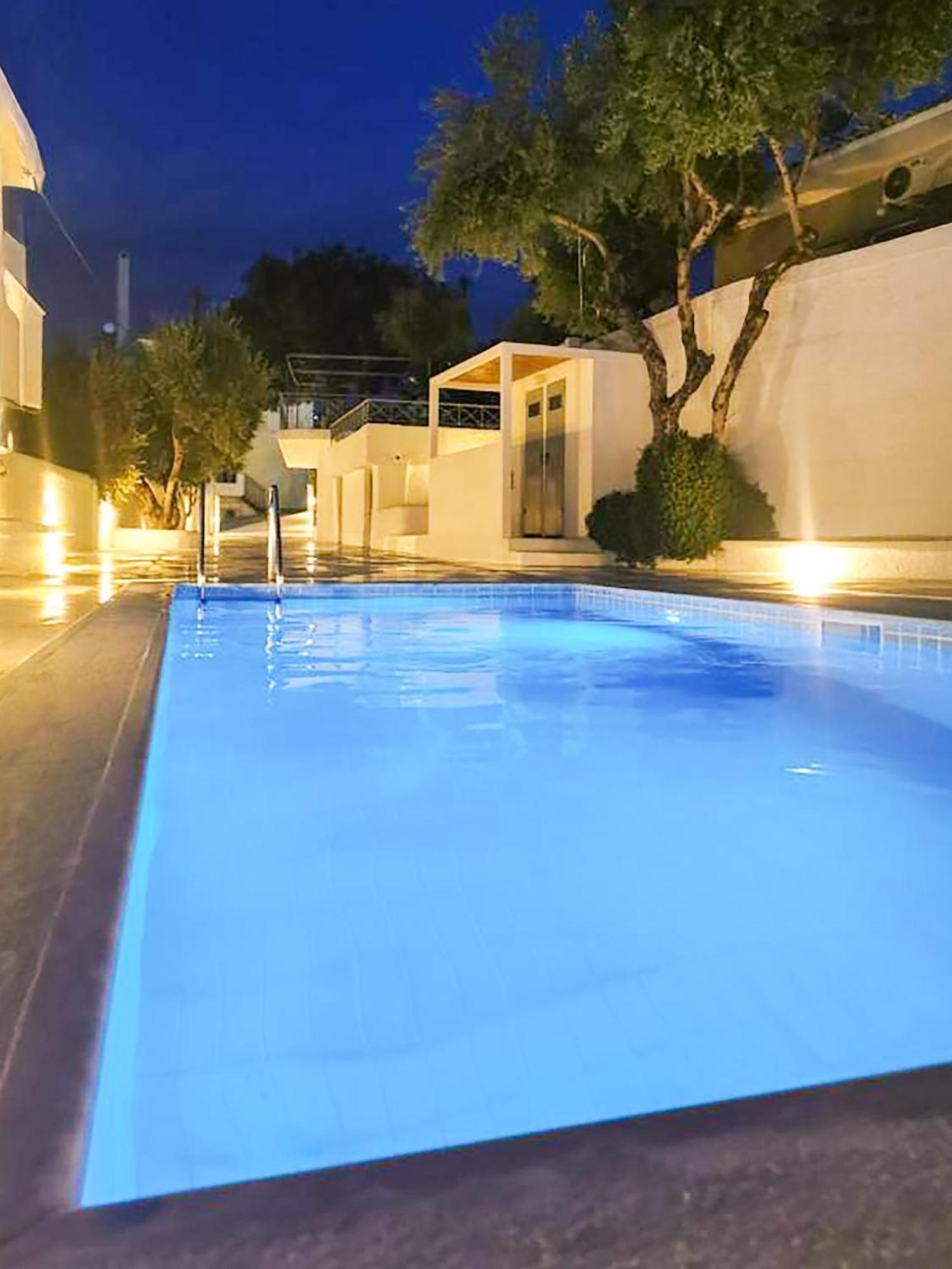 Pouletis Family Apartments - Akroyali Seaview Getaways Каламата Екстериор снимка